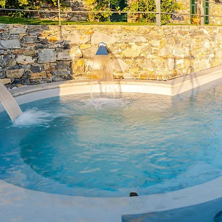 Ferienhaus Hillside Haven - Sea View Retreat With Pool Access