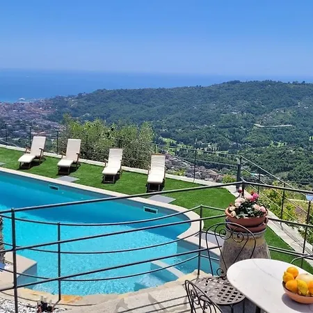Ferienhaus Hillside Haven - Sea View Retreat With Pool Access *