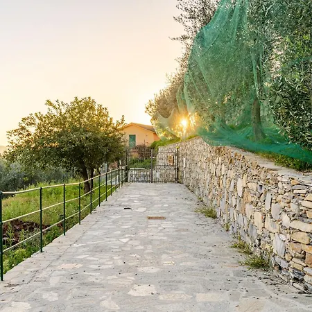 Holiday home Hillside Haven - Sea View Retreat With Pool Access Rapallo