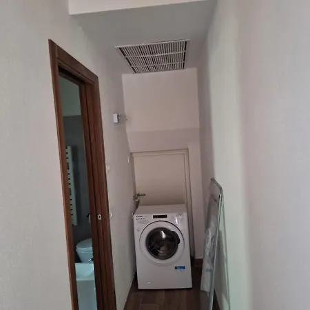 Hillside Haven - Sea View Retreat With Pool Access