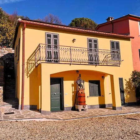 Hillside Haven - Sea View Retreat With Pool Access