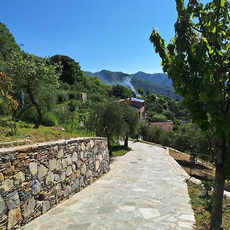 Hillside Haven - Sea View Retreat With Pool Access * Casalino