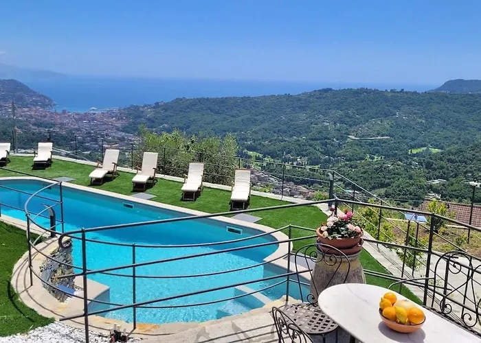 Holiday home Hillside Haven - Sea View Retreat With Pool Access *