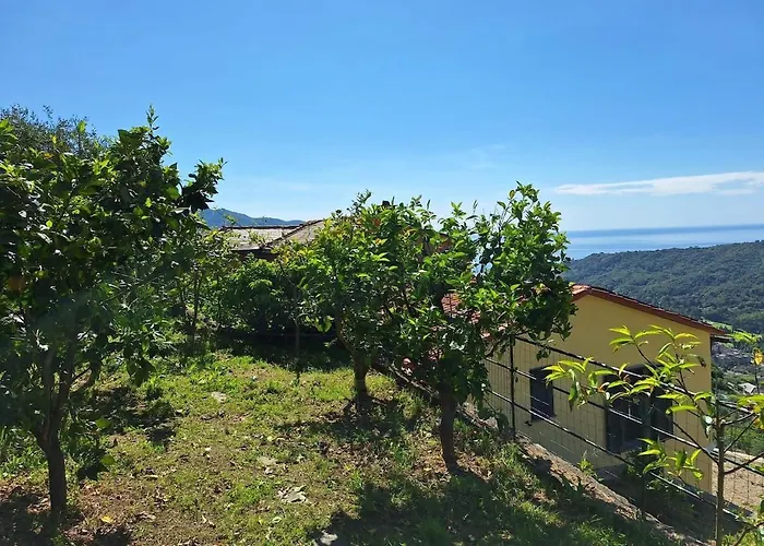 Hillside Haven - Sea View Retreat With Pool Access Holiday home *